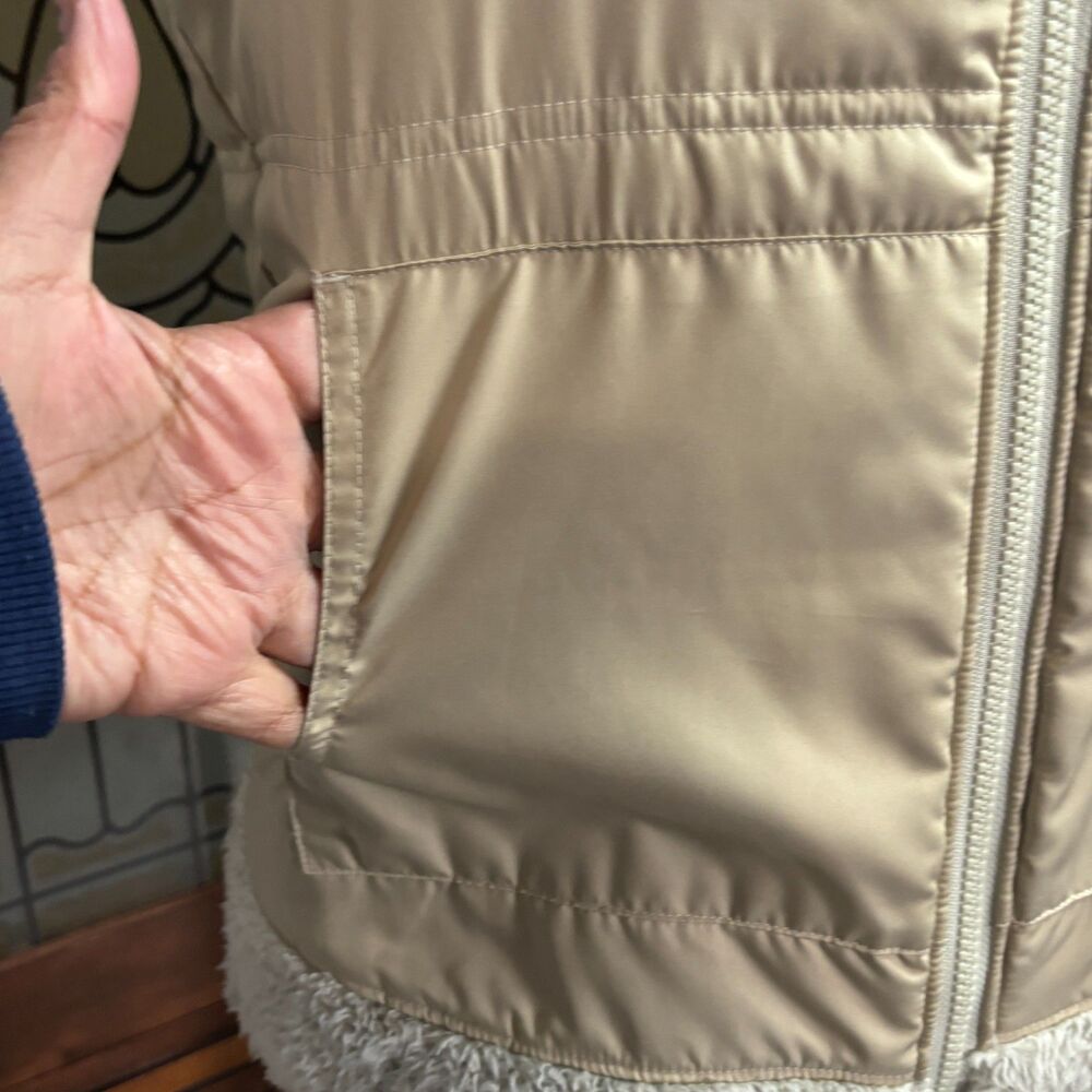Patagonia Women's Vest Los Gatos Ivory Beige Tan Reversible Hooded Sherpa Size S - Picture 8 of 14